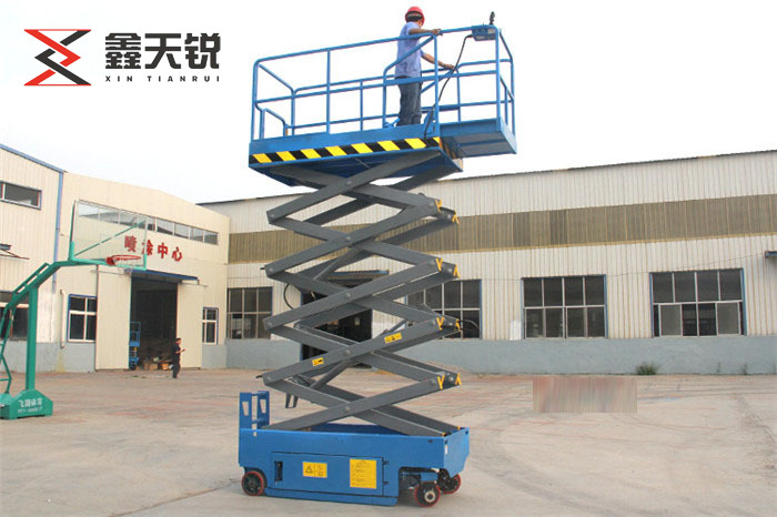 電動輔助行走（zǒu）升降機