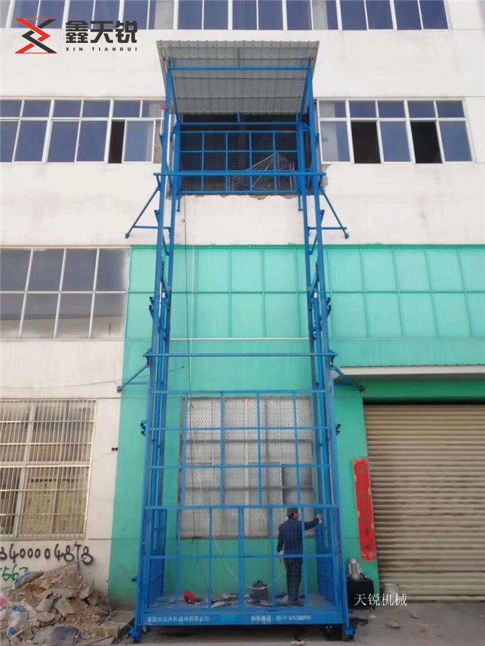 室外導軌式升（shēng）降（jiàng）機
